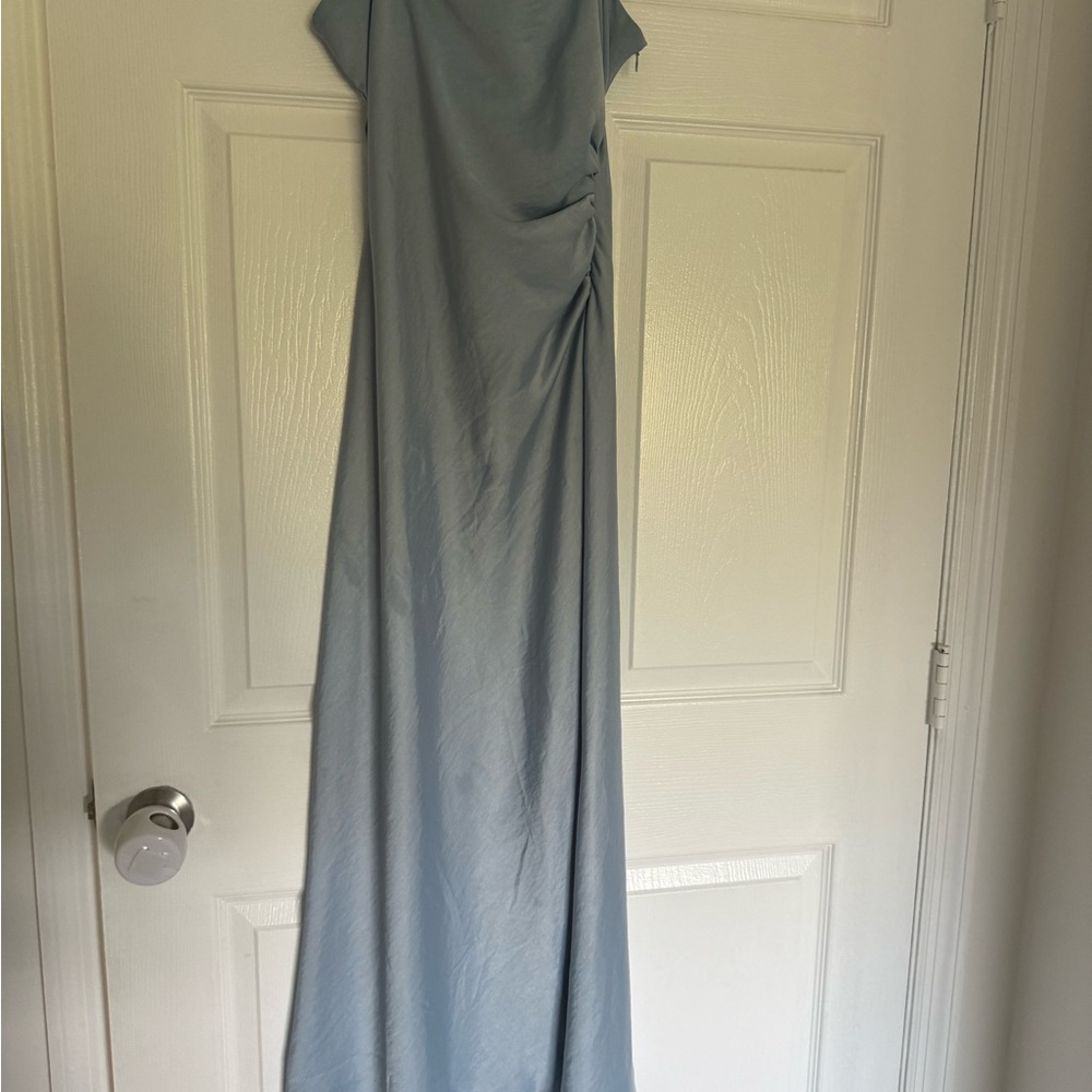 House of Harlow 1960 Gray Sleeveless Crew Neck Maxi Gown
